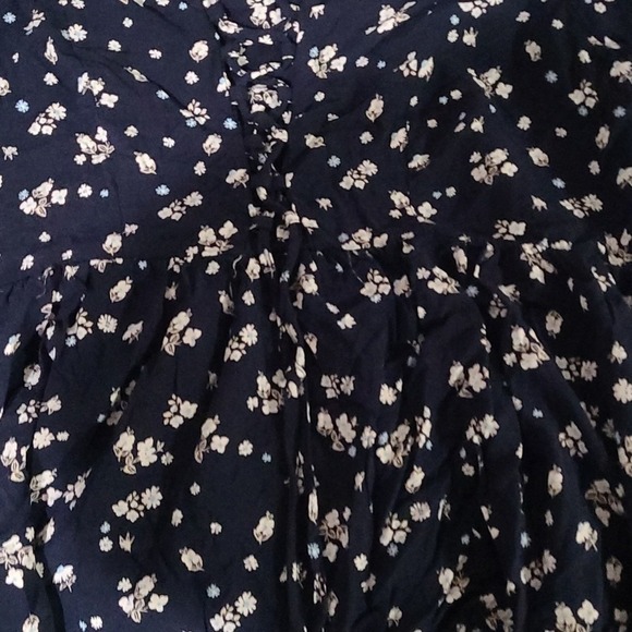 Almost Famous  Blue floral shirt tie on front - Picture 2 of 4